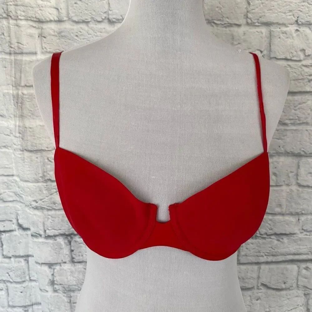 Victoria’s Secret women 34D push up without padding 2 hook bra red